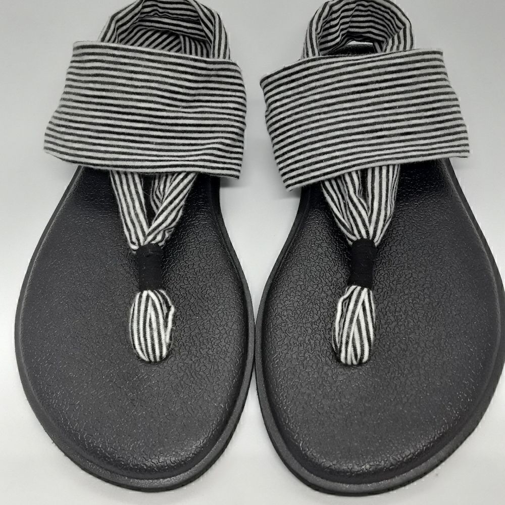 Sanuk Black/White Striped Yoga Mat Slingback Size UK 3-4 US 6-6,5 Like New